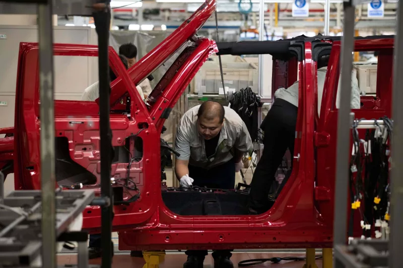 China Forecasts 5.9% Industrial Growth in 2025 Amid Economic Slowdown
