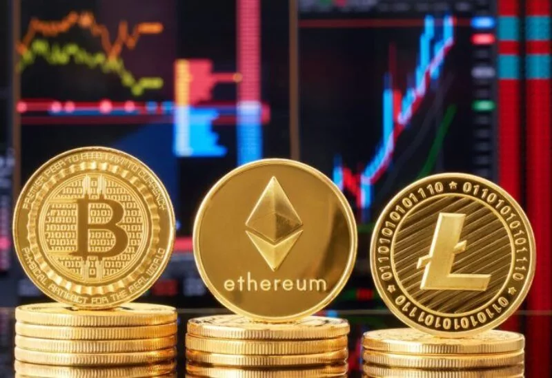 العملات الرقمية توسع خسائرها وإيثريوم تتراجع بأكثر من 5%