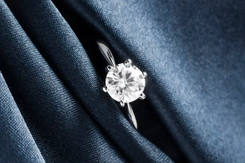 Diamonds Between Nature and Labs: Who Wins the Modern Jewelry Battle?