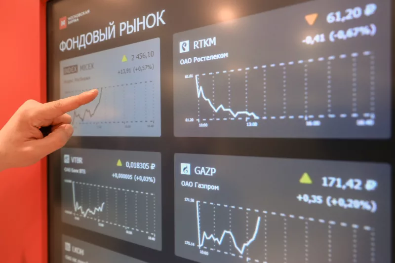 Moscow Exchange Index Closes Lower as Russian Stocks Decline